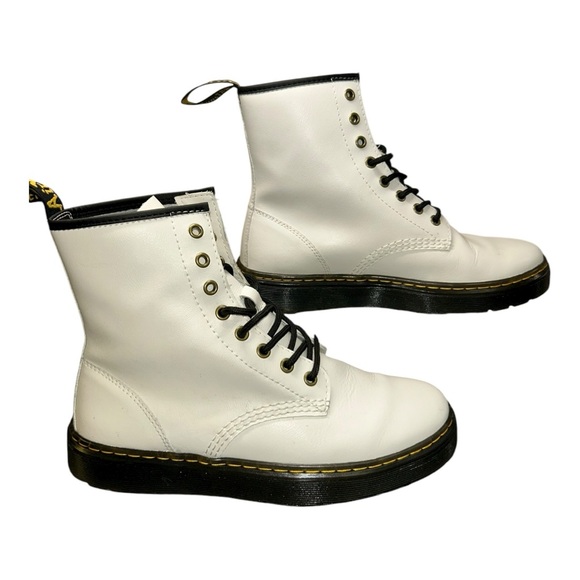 Dr. Martens Shoes - Dr. Martens Zavala Hydro Combat Boots White Leather
Women’s 9 / Men’s 8 like new